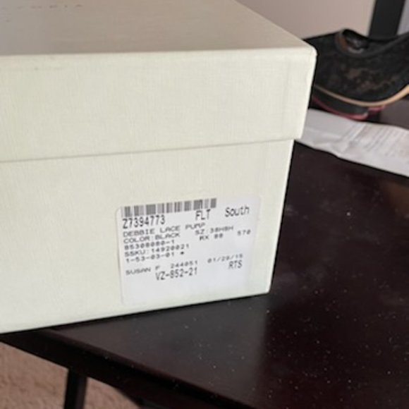 Charlotte Olympia Pumps - Picture 4 of 6